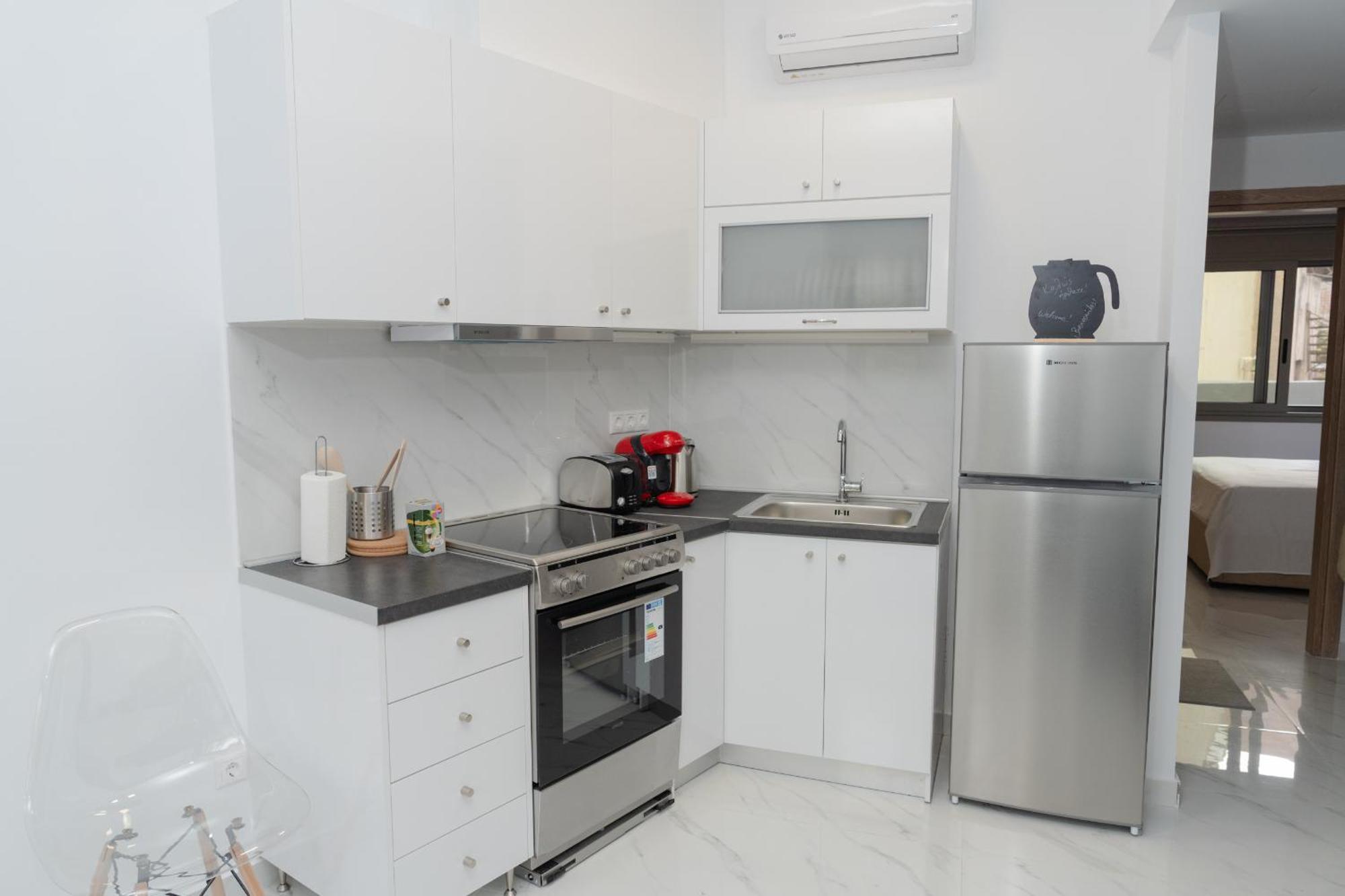 Rea Apartment Athena Bagian luar foto